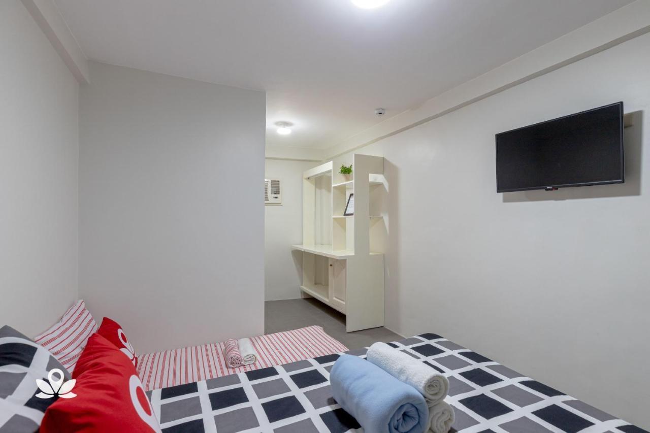 Happy Grey Hotel Виган Экстерьер фото