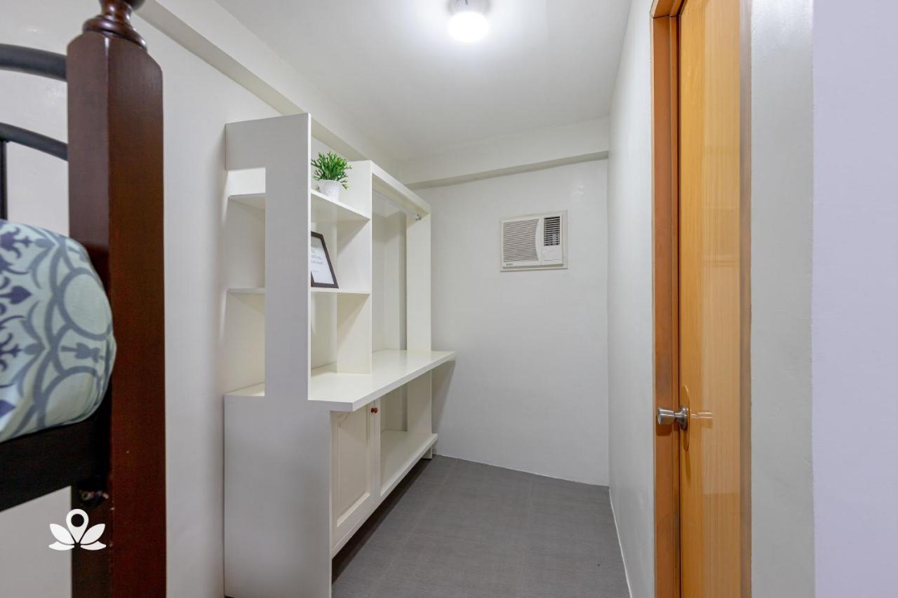 Happy Grey Hotel Виган Экстерьер фото