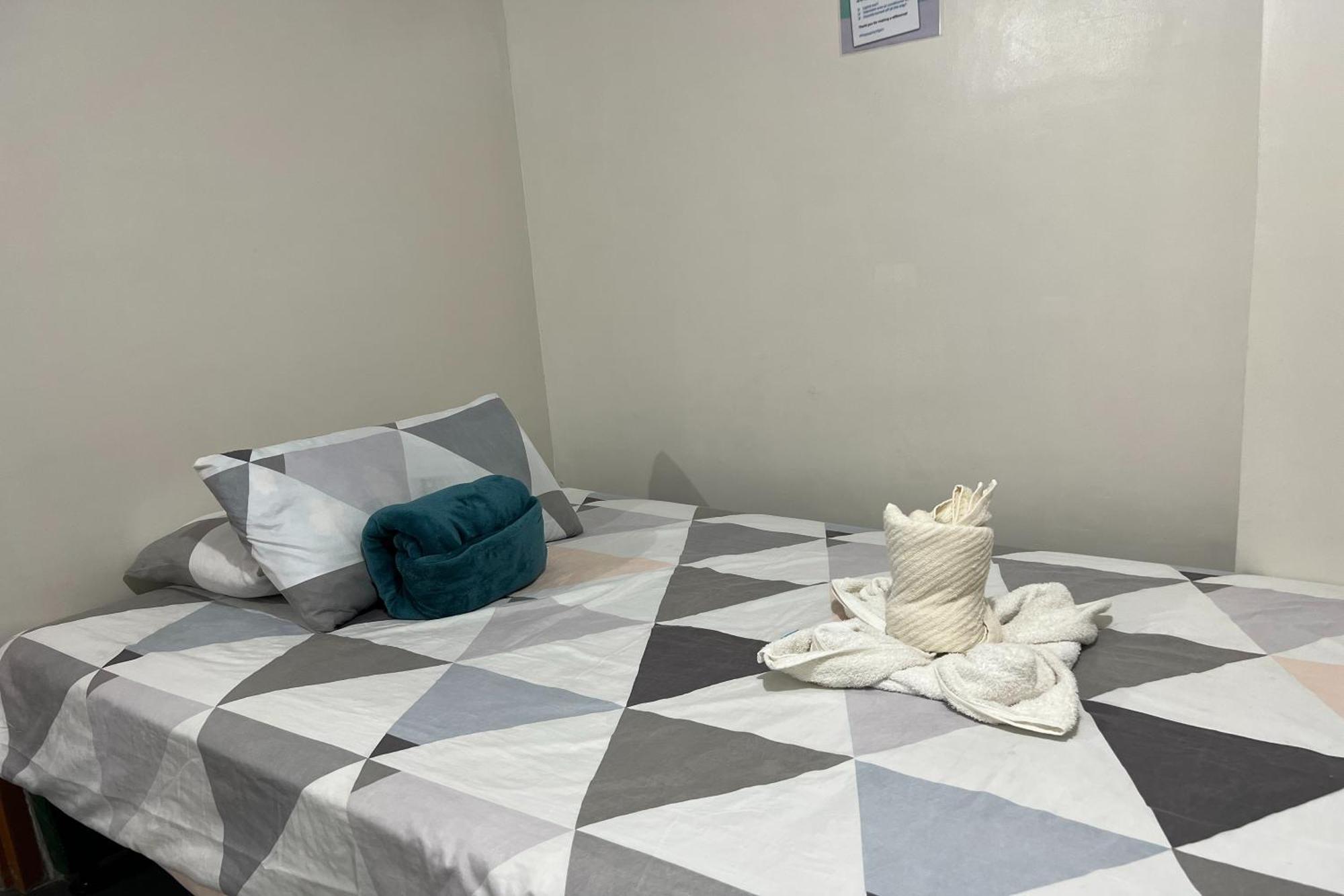 Happy Grey Hotel Виган Экстерьер фото