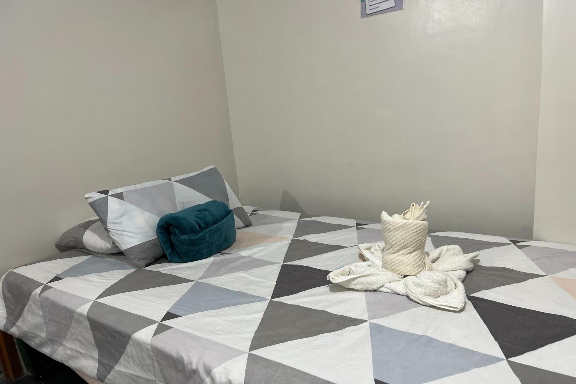 Happy Grey Hotel Виган Экстерьер фото