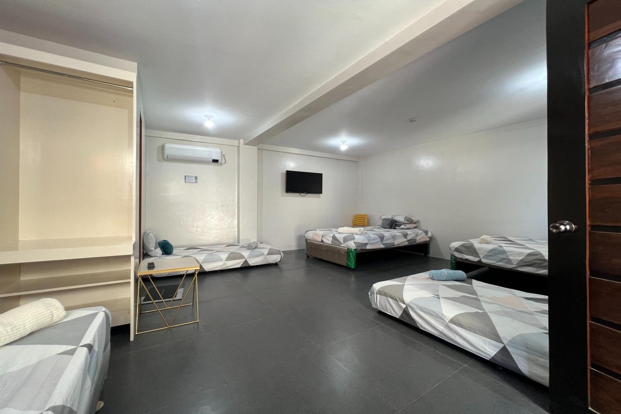 Happy Grey Hotel Виган Экстерьер фото