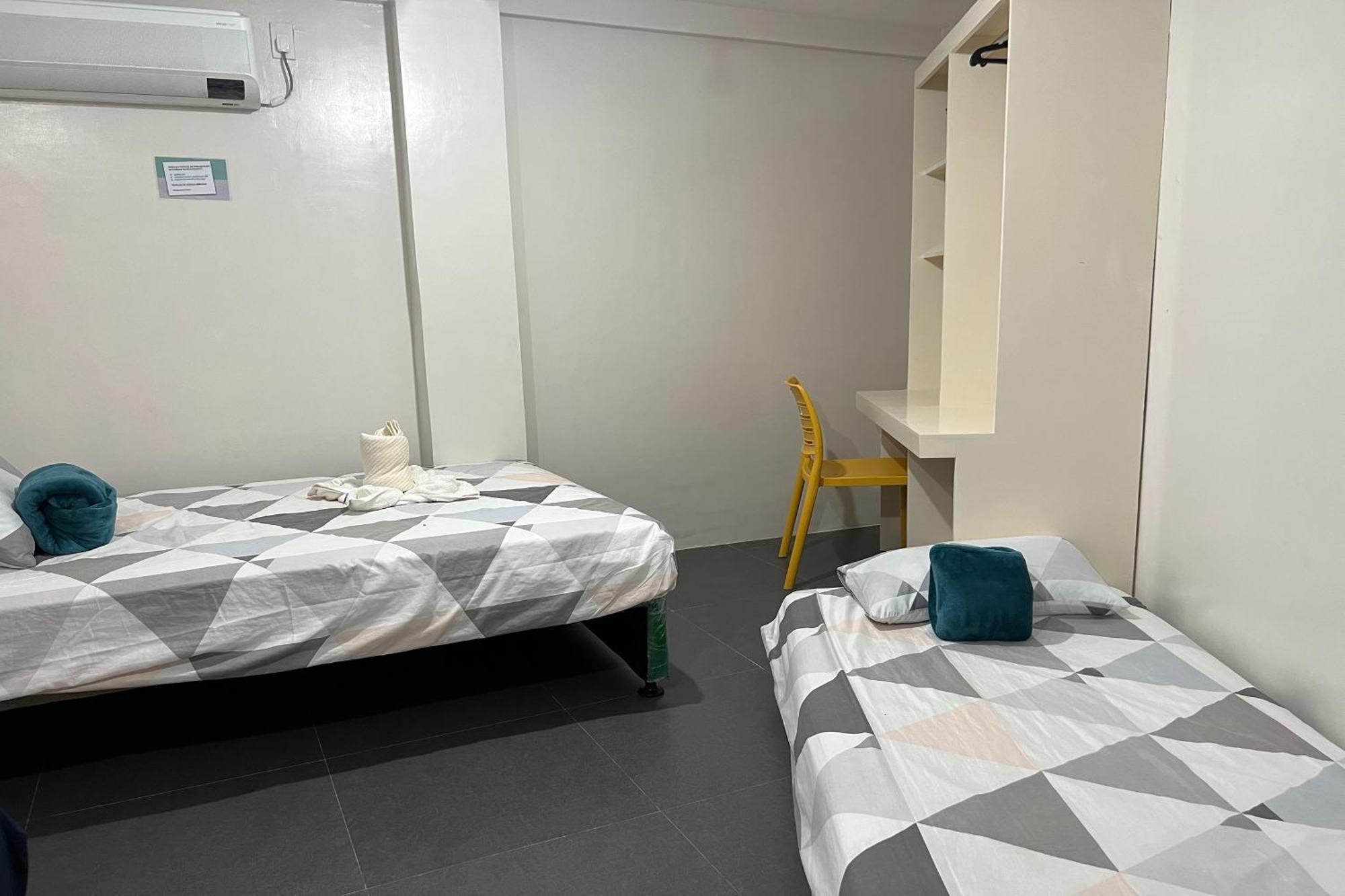 Happy Grey Hotel Виган Экстерьер фото