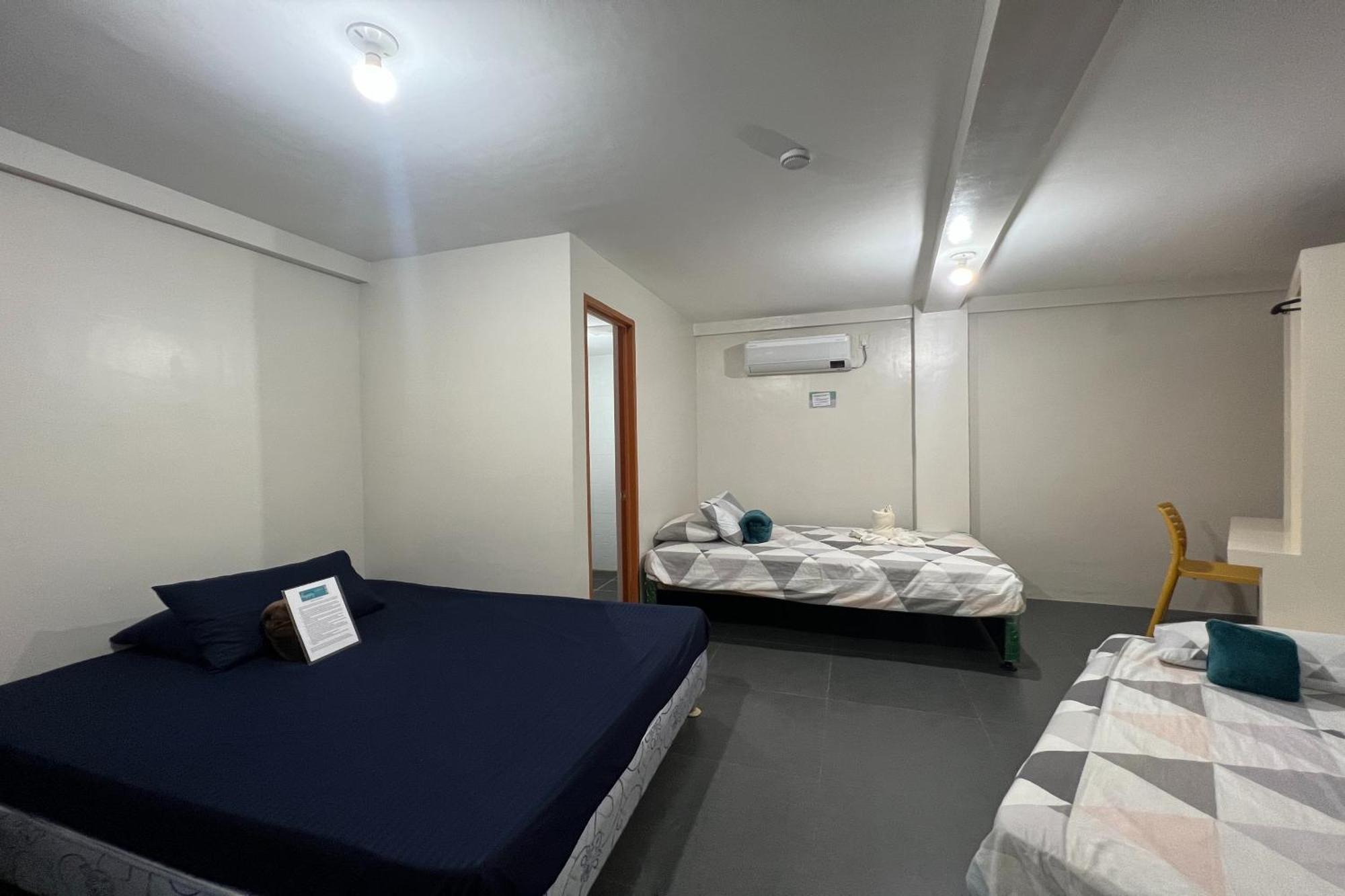 Happy Grey Hotel Виган Экстерьер фото